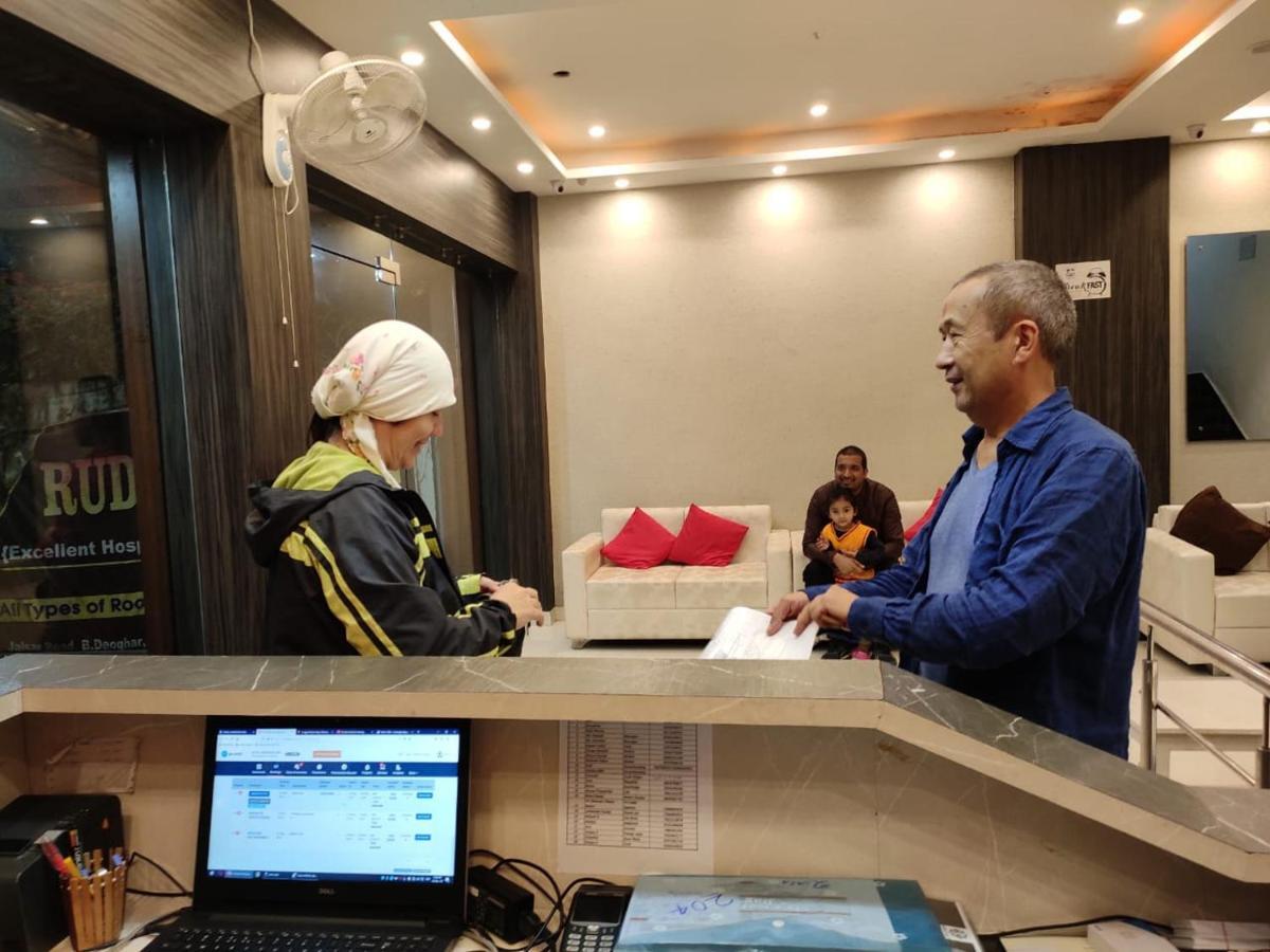 Hotel Rudraksha Inn دوغار المظهر الخارجي الصورة